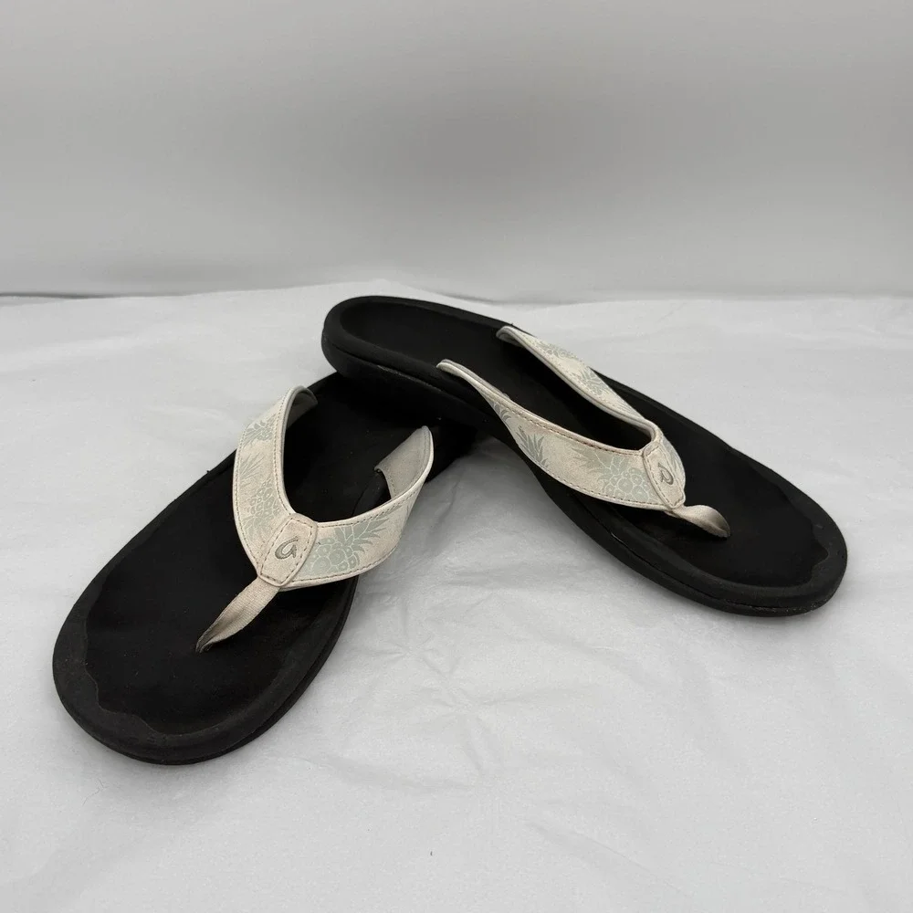 OluKai Hoopio Thong Sandals Pineapple Print Beach Flip Flops Size 9 Womens